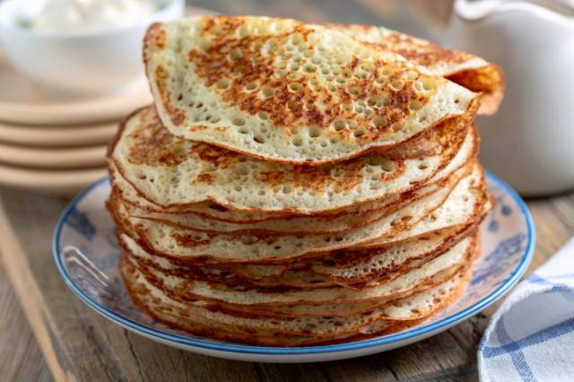 Блины с дырочками на Масленицу