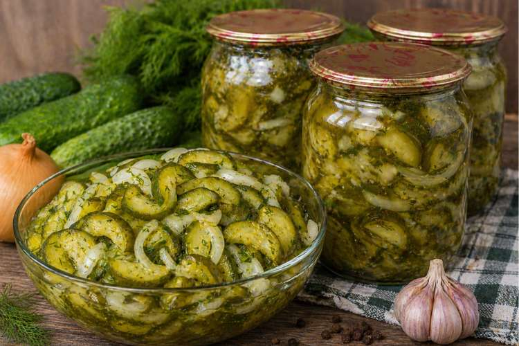 10 самых популярных салатов на зиму